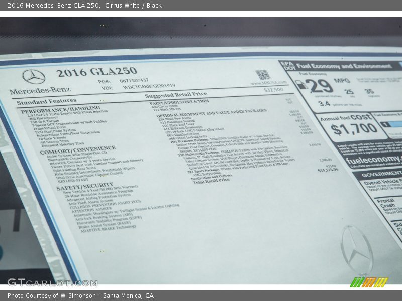 Cirrus White / Black 2016 Mercedes-Benz GLA 250