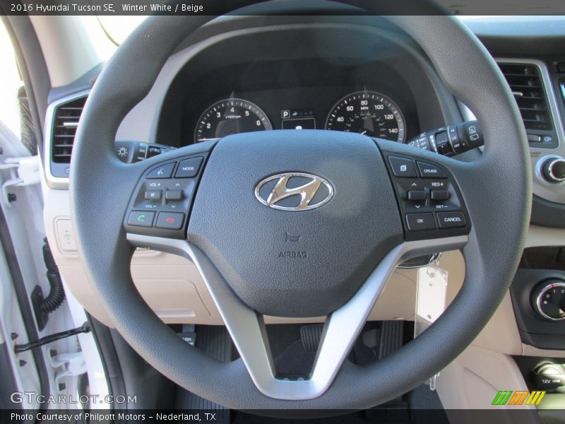 Winter White / Beige 2016 Hyundai Tucson SE