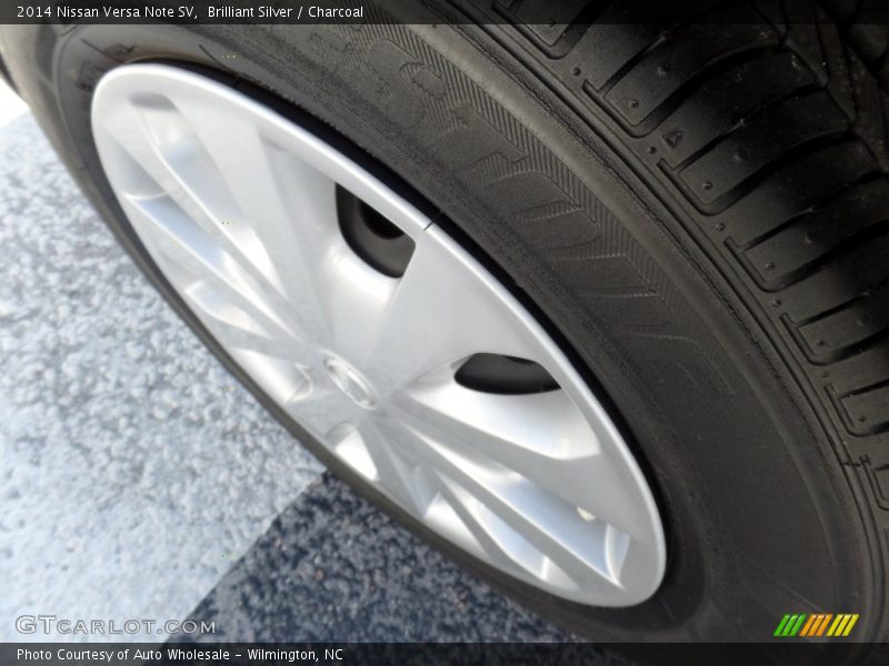 Brilliant Silver / Charcoal 2014 Nissan Versa Note SV