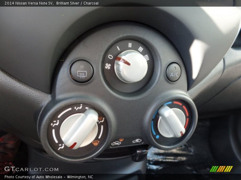 Brilliant Silver / Charcoal 2014 Nissan Versa Note SV