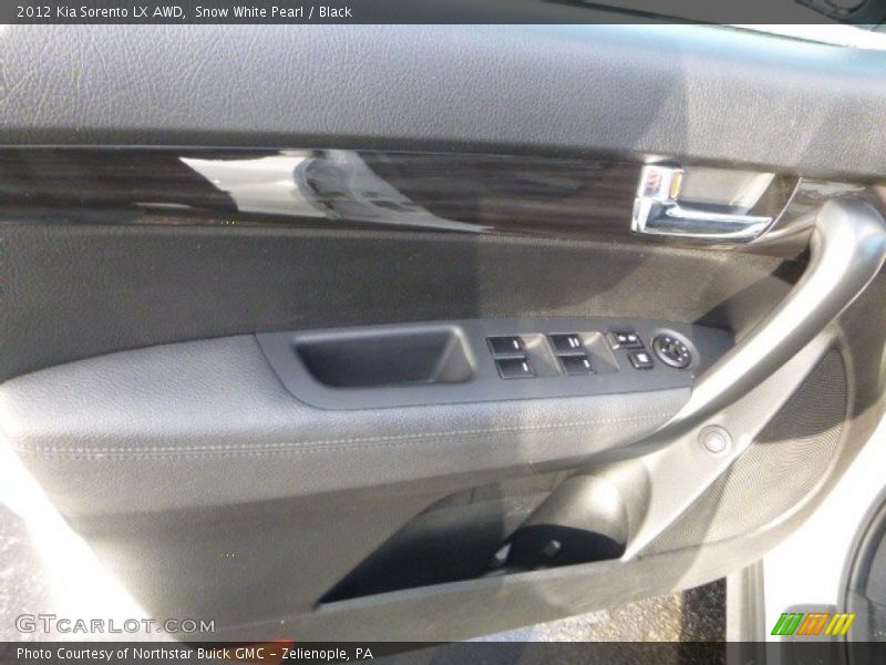 Snow White Pearl / Black 2012 Kia Sorento LX AWD