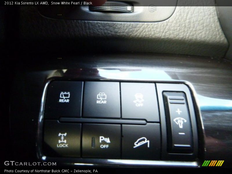 Snow White Pearl / Black 2012 Kia Sorento LX AWD