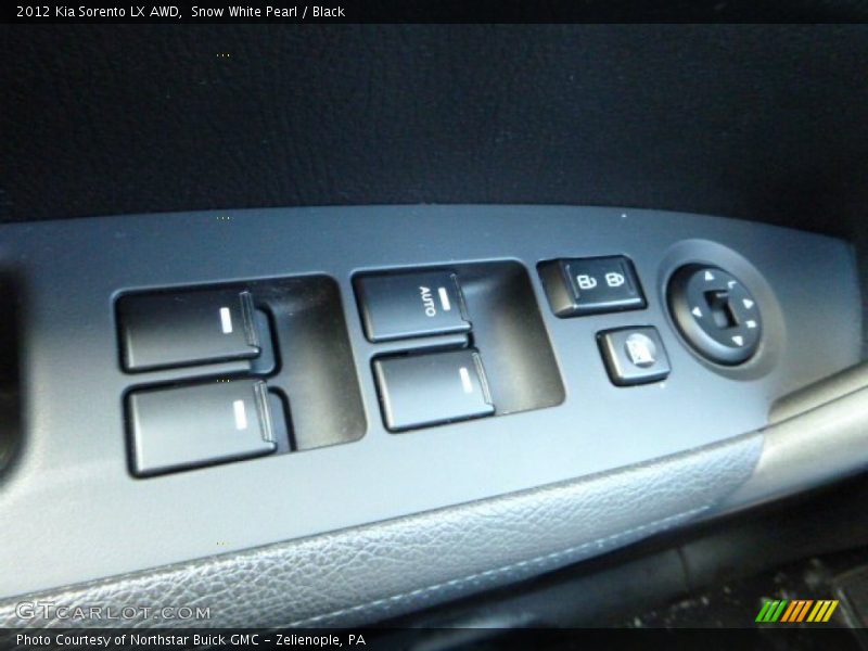 Snow White Pearl / Black 2012 Kia Sorento LX AWD