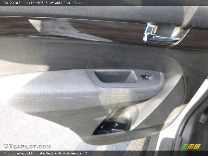 Snow White Pearl / Black 2012 Kia Sorento LX AWD