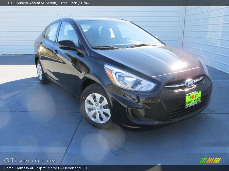 Ultra Black / Gray 2016 Hyundai Accent SE Sedan