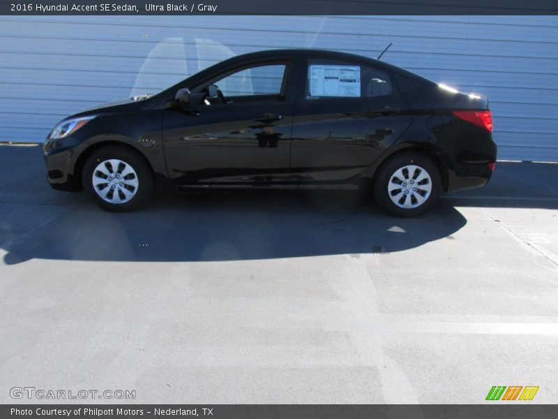 Ultra Black / Gray 2016 Hyundai Accent SE Sedan