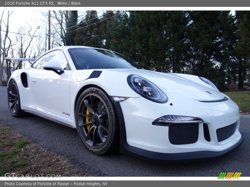 Front 3/4 View of 2016 911 GT3 RS