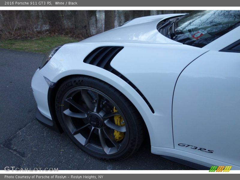 White / Black 2016 Porsche 911 GT3 RS