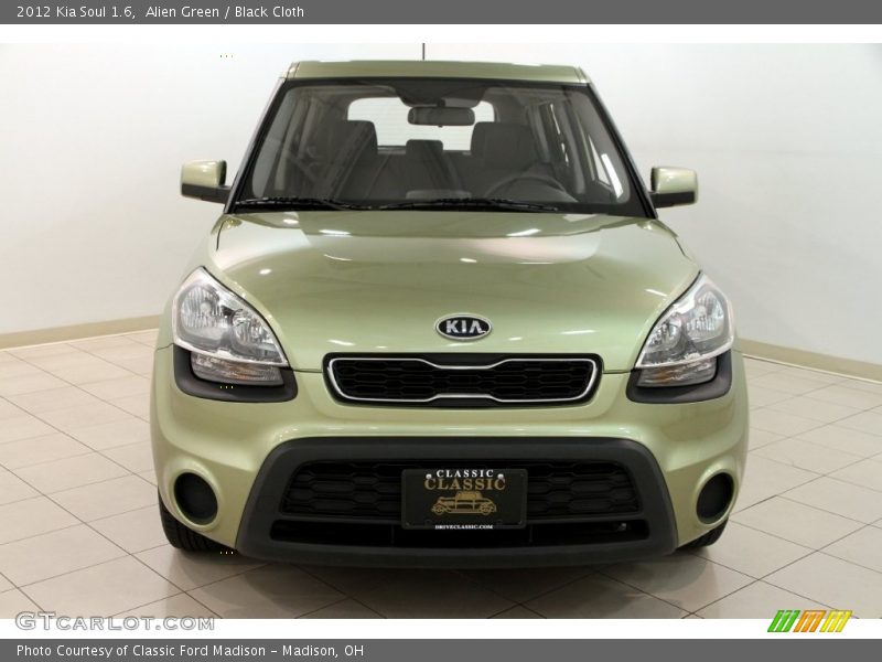 Alien Green / Black Cloth 2012 Kia Soul 1.6