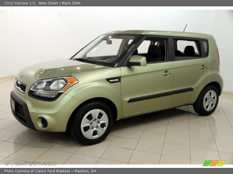 Alien Green / Black Cloth 2012 Kia Soul 1.6