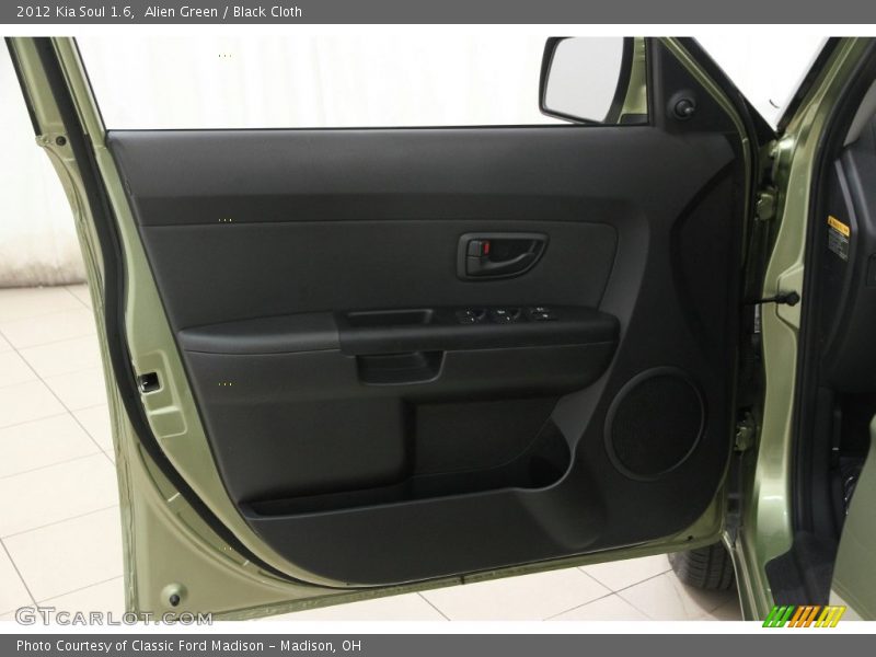 Alien Green / Black Cloth 2012 Kia Soul 1.6