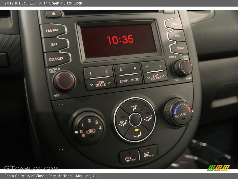 Alien Green / Black Cloth 2012 Kia Soul 1.6