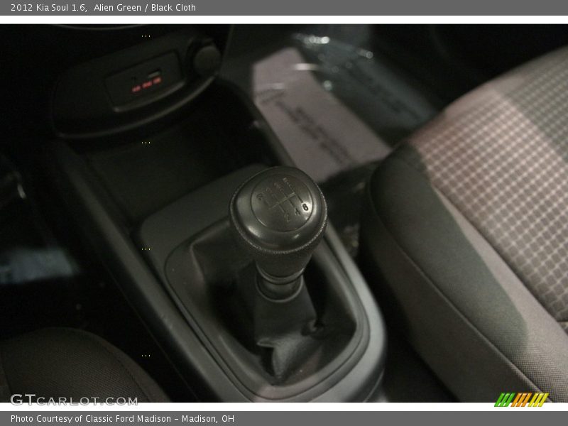 Alien Green / Black Cloth 2012 Kia Soul 1.6