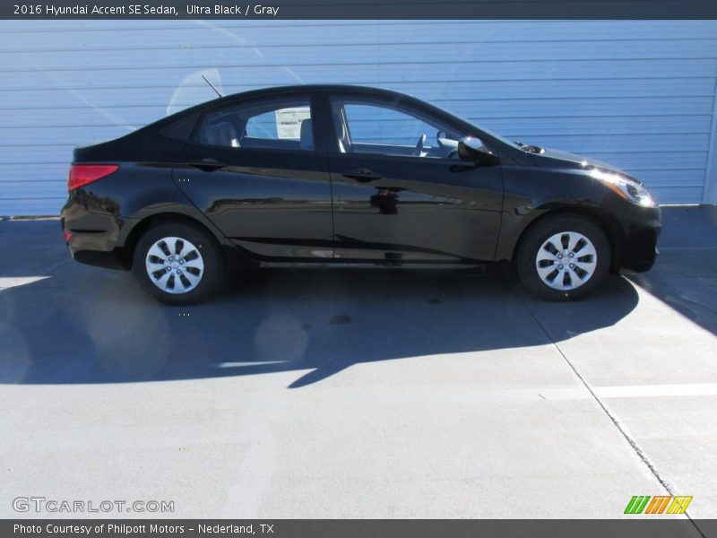Ultra Black / Gray 2016 Hyundai Accent SE Sedan