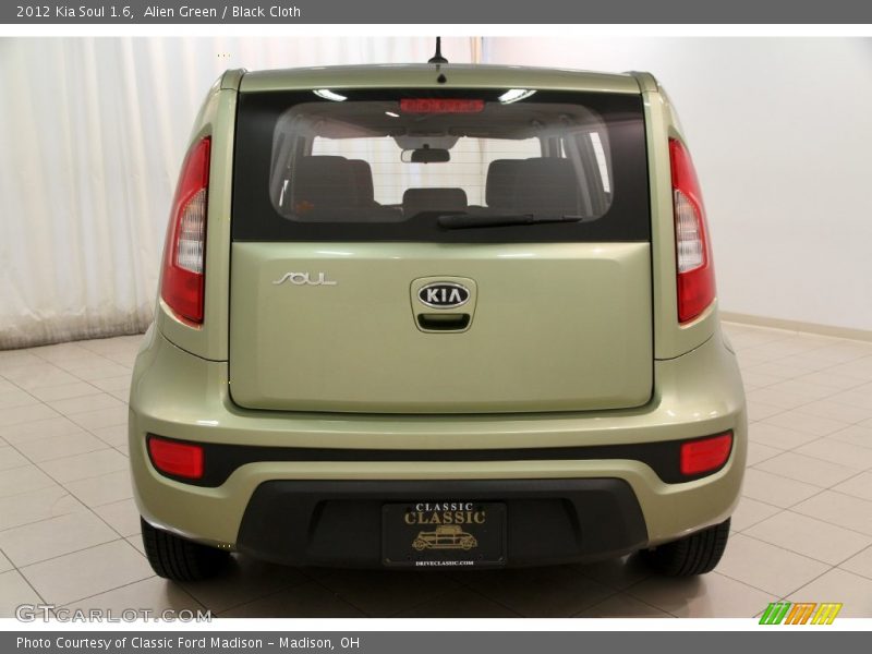 Alien Green / Black Cloth 2012 Kia Soul 1.6