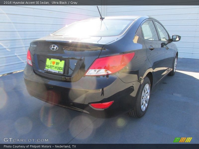 Ultra Black / Gray 2016 Hyundai Accent SE Sedan