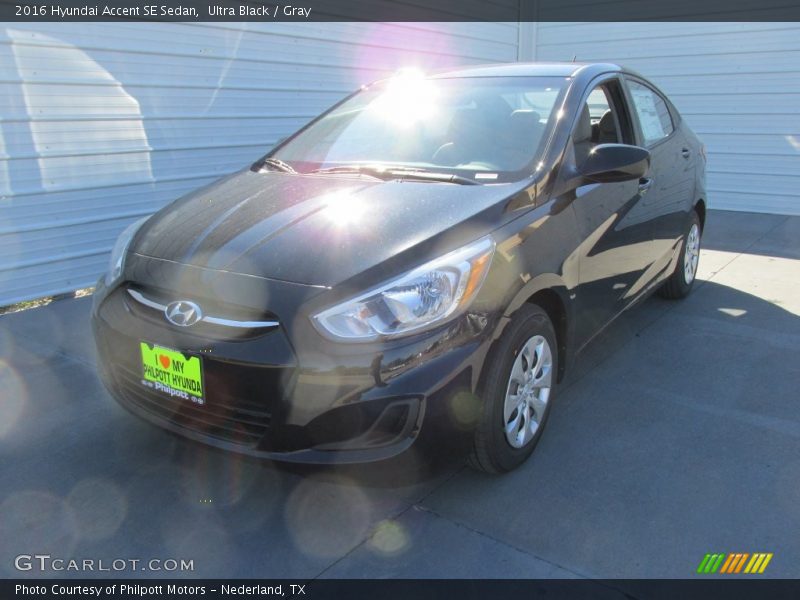 Ultra Black / Gray 2016 Hyundai Accent SE Sedan