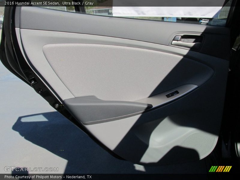 Ultra Black / Gray 2016 Hyundai Accent SE Sedan