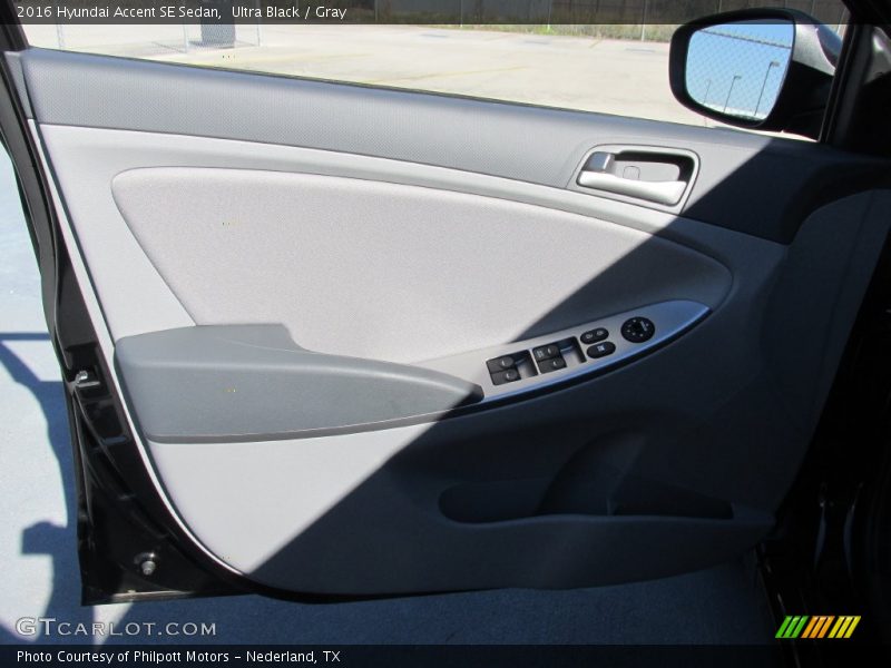 Ultra Black / Gray 2016 Hyundai Accent SE Sedan