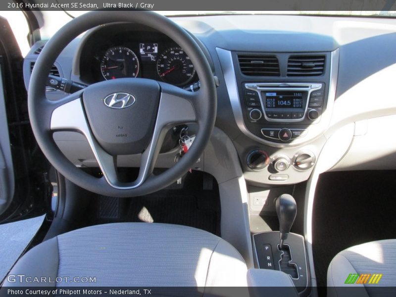Ultra Black / Gray 2016 Hyundai Accent SE Sedan