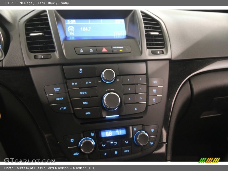 Black Onyx / Ebony 2012 Buick Regal