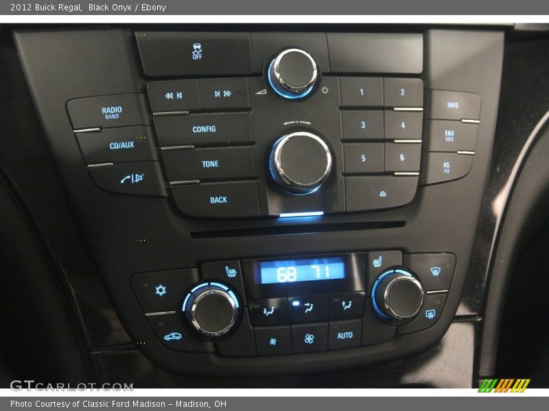 Black Onyx / Ebony 2012 Buick Regal