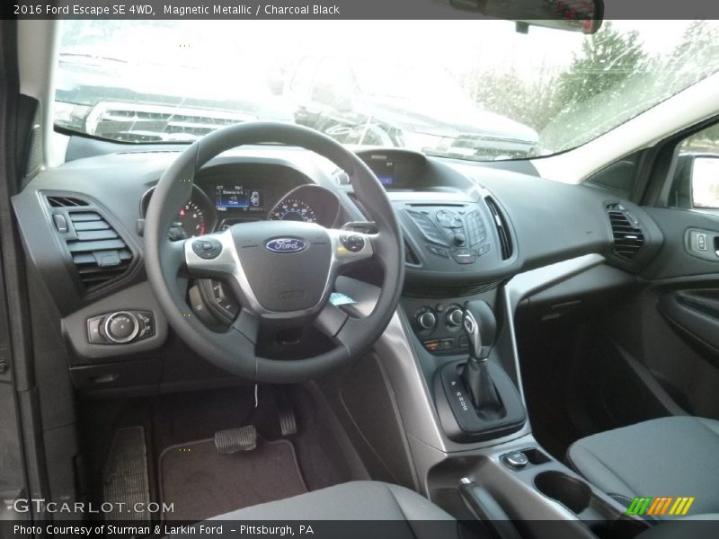 Magnetic Metallic / Charcoal Black 2016 Ford Escape SE 4WD