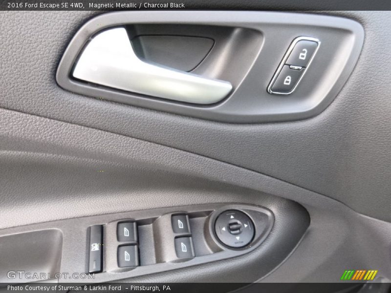 Magnetic Metallic / Charcoal Black 2016 Ford Escape SE 4WD