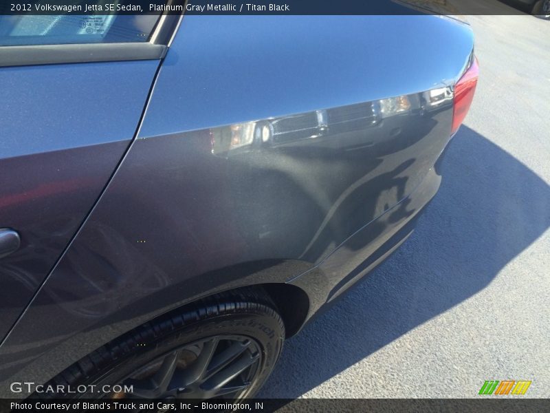 Platinum Gray Metallic / Titan Black 2012 Volkswagen Jetta SE Sedan