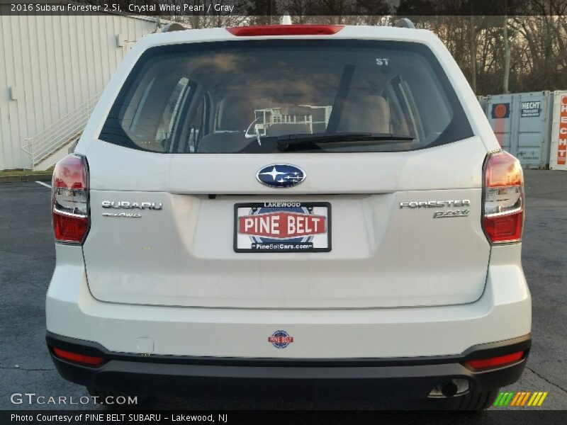 Crystal White Pearl / Gray 2016 Subaru Forester 2.5i