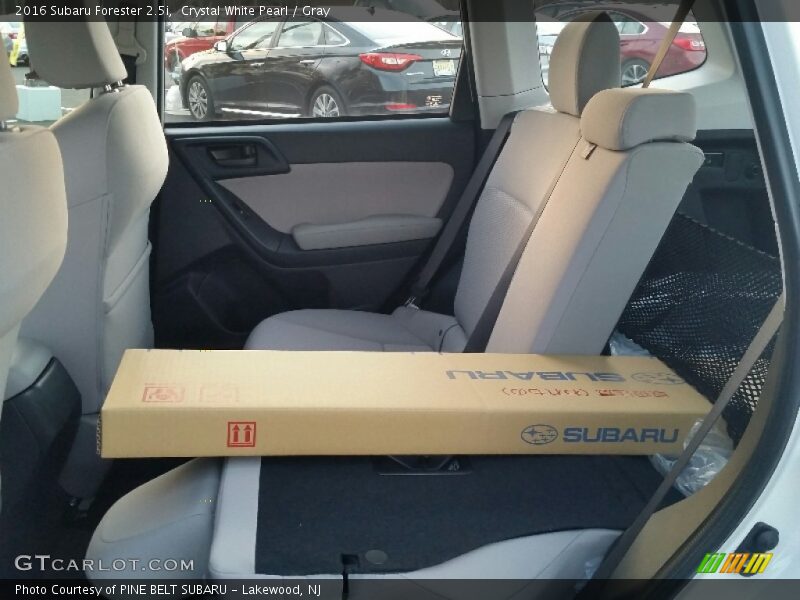 Crystal White Pearl / Gray 2016 Subaru Forester 2.5i