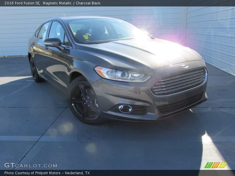 Magnetic Metallic / Charcoal Black 2016 Ford Fusion SE