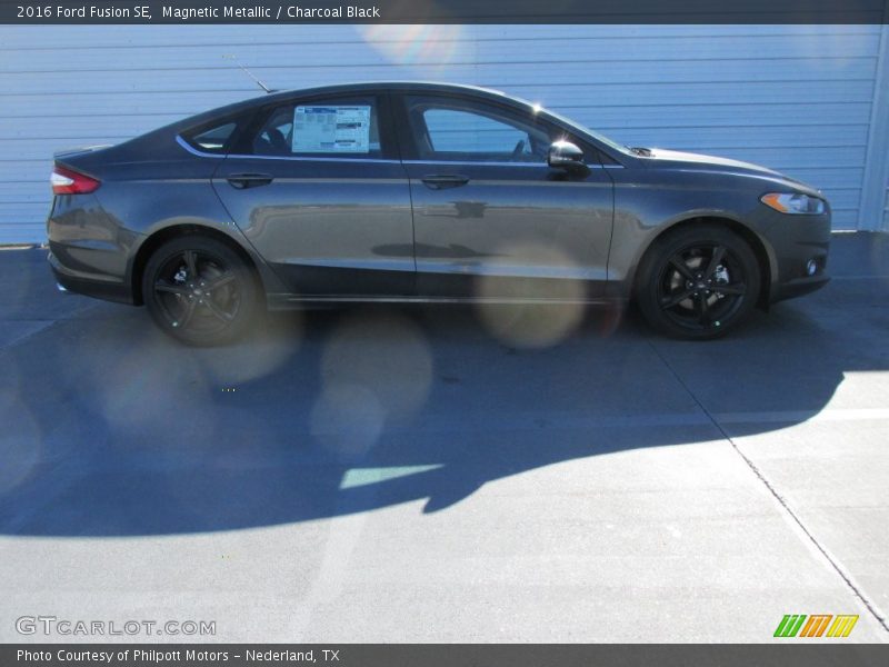 Magnetic Metallic / Charcoal Black 2016 Ford Fusion SE