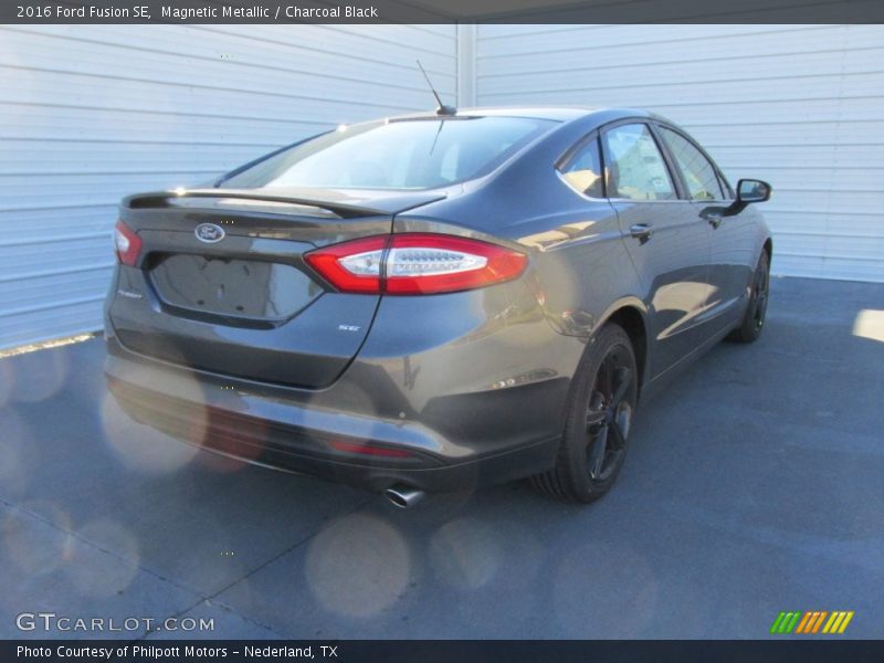 Magnetic Metallic / Charcoal Black 2016 Ford Fusion SE