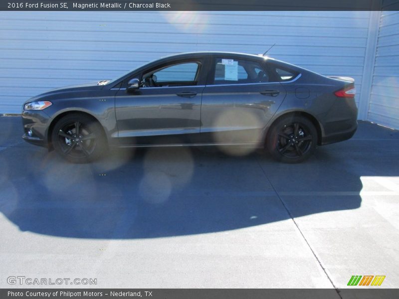 Magnetic Metallic / Charcoal Black 2016 Ford Fusion SE