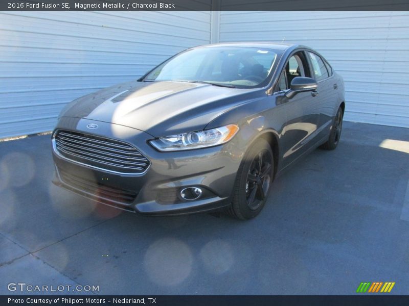 Magnetic Metallic / Charcoal Black 2016 Ford Fusion SE