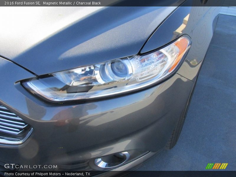 Magnetic Metallic / Charcoal Black 2016 Ford Fusion SE
