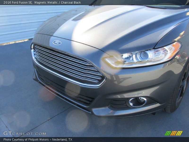 Magnetic Metallic / Charcoal Black 2016 Ford Fusion SE