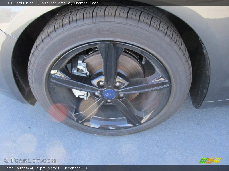 Magnetic Metallic / Charcoal Black 2016 Ford Fusion SE