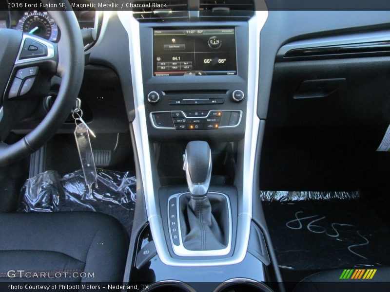 Magnetic Metallic / Charcoal Black 2016 Ford Fusion SE