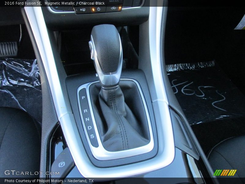 Magnetic Metallic / Charcoal Black 2016 Ford Fusion SE