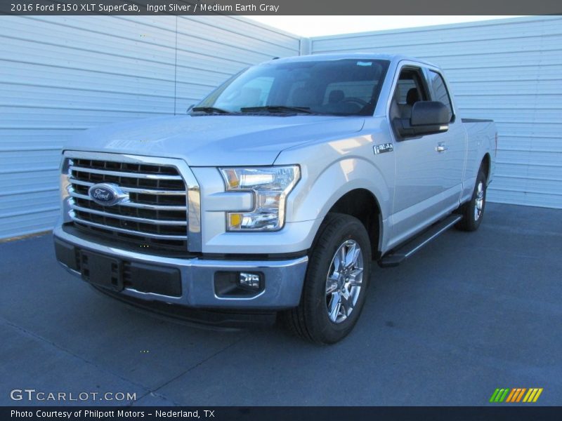 Front 3/4 View of 2016 F150 XLT SuperCab