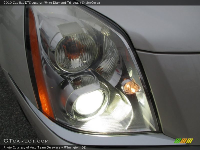 White Diamond Tri-coat / Shale/Cocoa 2010 Cadillac DTS Luxury