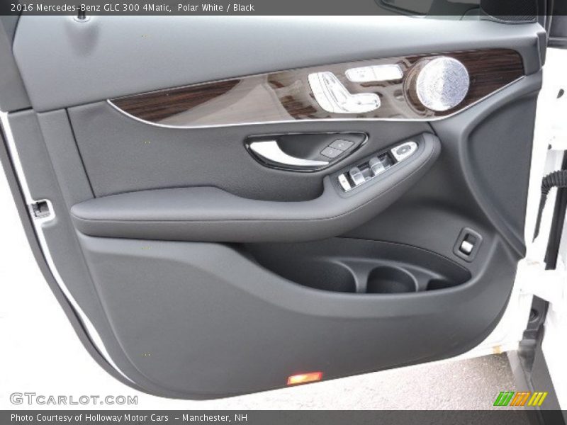 Polar White / Black 2016 Mercedes-Benz GLC 300 4Matic