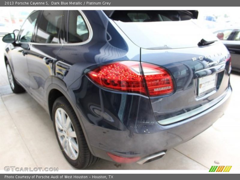 Dark Blue Metallic / Platinum Grey 2013 Porsche Cayenne S