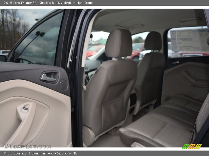 Shadow Black / Medium Light Stone 2016 Ford Escape SE