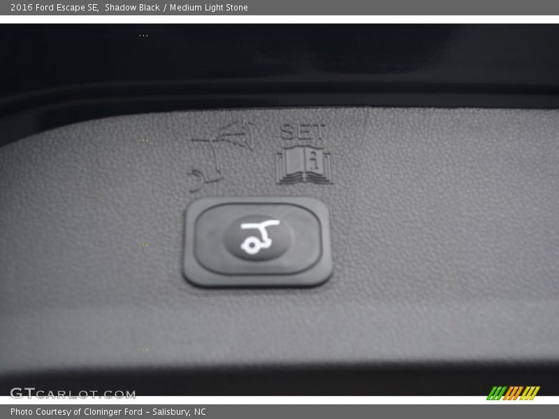 Shadow Black / Medium Light Stone 2016 Ford Escape SE