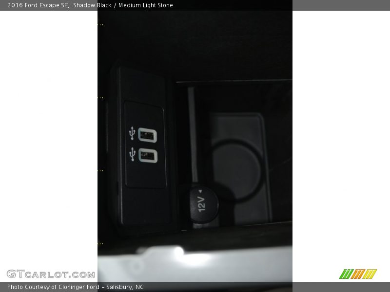 Shadow Black / Medium Light Stone 2016 Ford Escape SE