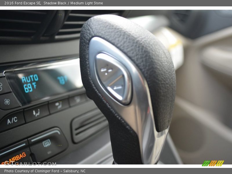Shadow Black / Medium Light Stone 2016 Ford Escape SE