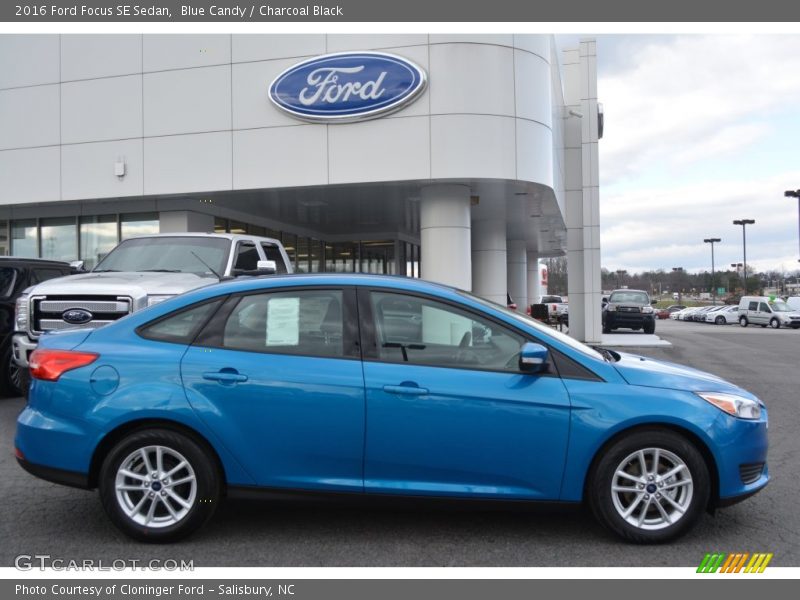 Blue Candy / Charcoal Black 2016 Ford Focus SE Sedan